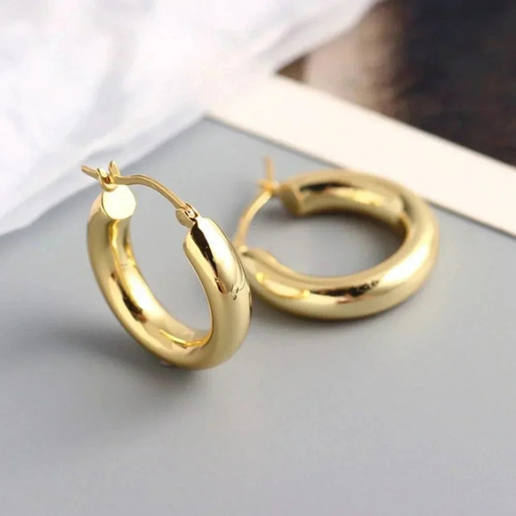 Minimalist 925 Sterling Silver Circle Hoop Earring - Picture 3 of 6